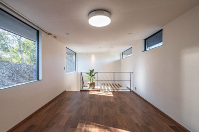 【内装】 | Vilike八幡野E | 14.2帖のシアタールームです