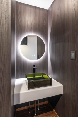 【独立洗面台】 | Vilike八幡野E | 2階、シックで落ち着いた雰囲気の洗面台です