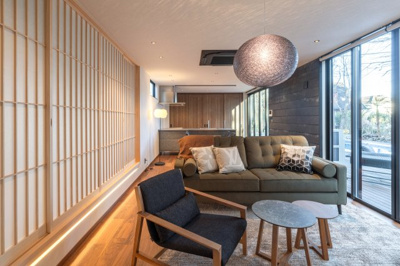 【居間・リビング】 | Vilike八幡野E | 上品な落ち着いた空間です