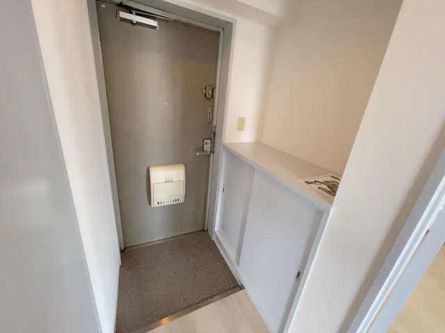 フローリアン住吉の玄関