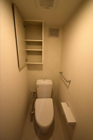 【トイレ】 | ピアチェーレ