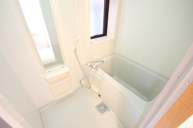 日々の疲れを癒すお風呂付です