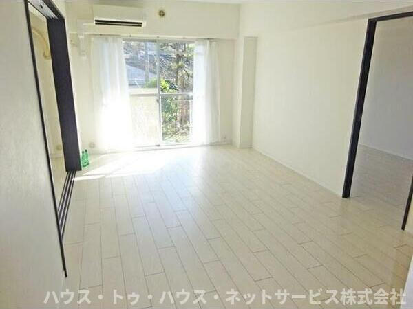 パシフィック我孫子グリーンタウン16号棟の居間・リビング