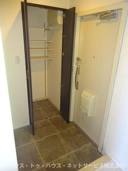 パシフィック我孫子グリーンタウン16号棟の玄関