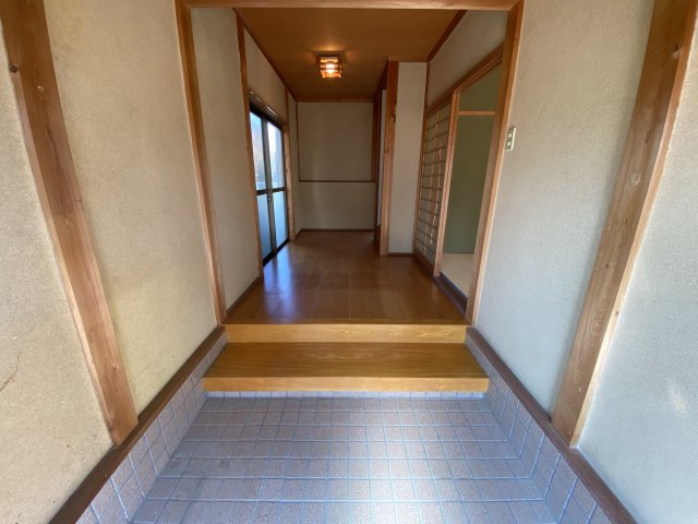 丹波市市島町与戸の中古一戸建の玄関