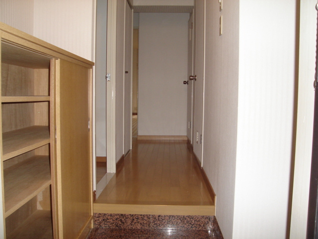 キャピタルビルドの玄関