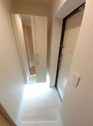 スピティ根津の玄関