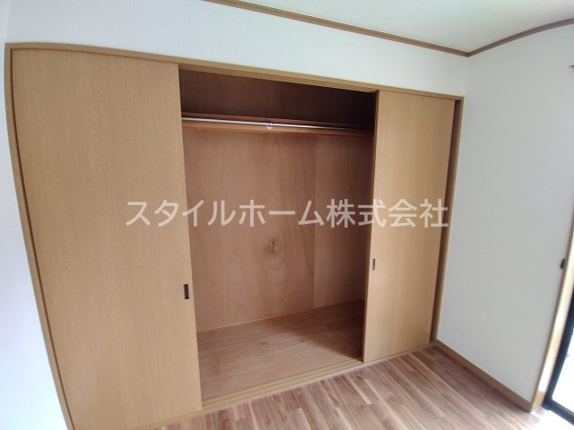 サンライズ往完の収納|別部屋写真です。