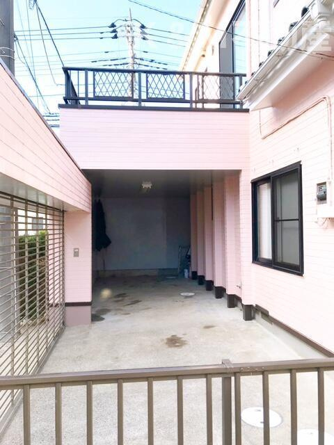 立花戸建てのその他|バルコニー下の駐車場（軽自動… 