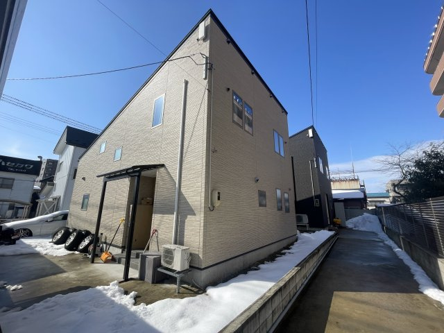 日新町　中古戸建て　オーナーチェンジの外観