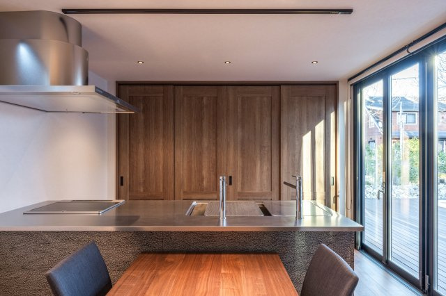 【キッチン】 | Vilike八幡野E | 3口IHコンロ付きキッチン