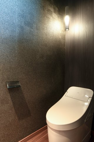 【トイレ】 | Vilike八幡野E | 2階、シックなデザインのトイレです