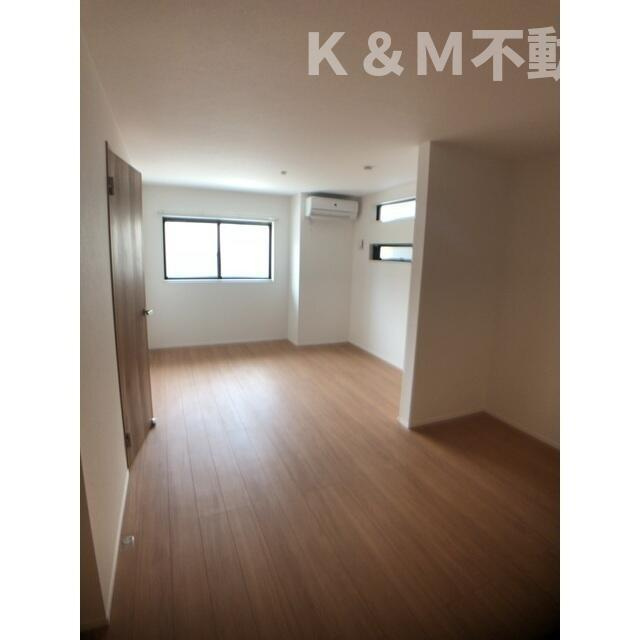 Ｋｏｌｅｔ柏常盤台＃０２の居間・リビング|ゆったりとした居間です