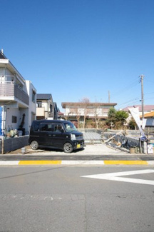 【外観】 | 【仲介手数料無料！！】日野市神明3丁目　新築戸建て（全2棟）1号棟　6580万円 | 令和８年２月２１日撮影　建築中