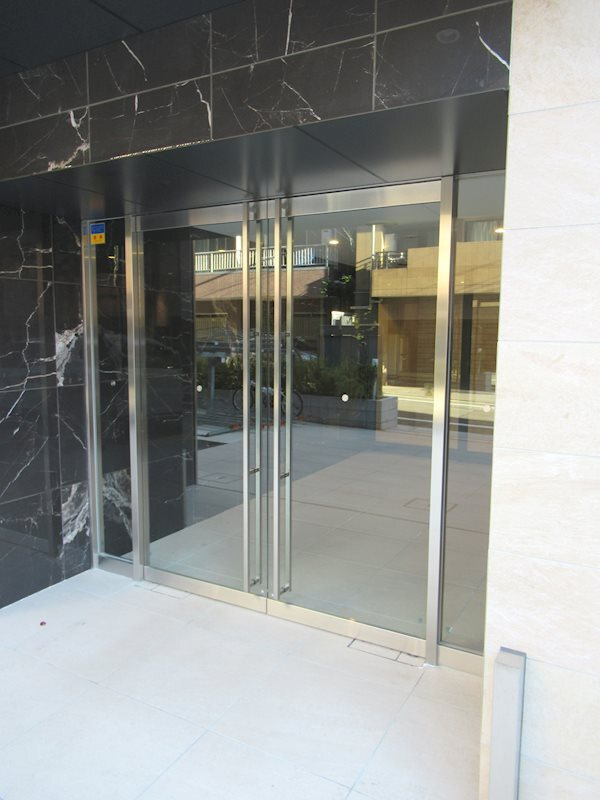 ハーモニーレジデンス大塚山手インサイドのエントランス