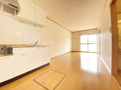 【居間・リビング】 | AIWA A | ※同物件、別のお部屋の写真です。設備は現況に従います。