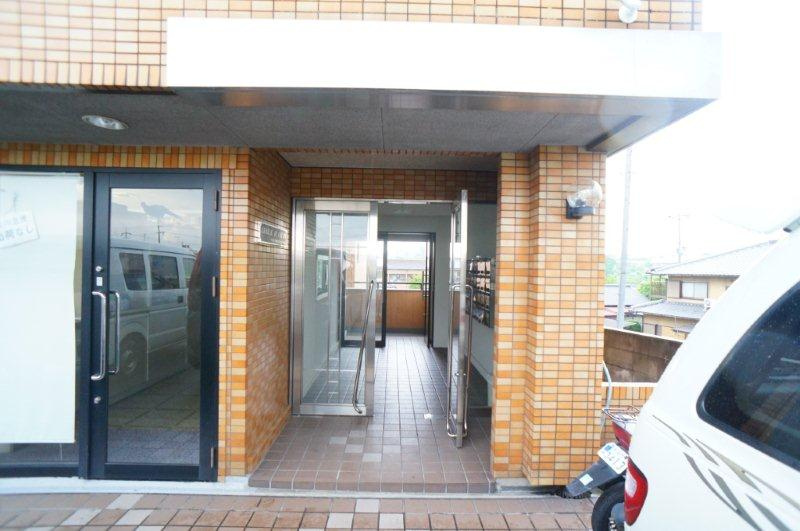 シャトー・ドゥ・クリヨンのエントランス