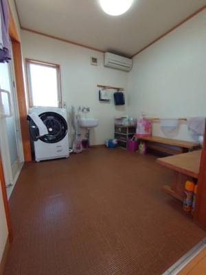 【脱衣所】 | 神野町神野店舗事務所 | 脱衣室もゆったり広々しています