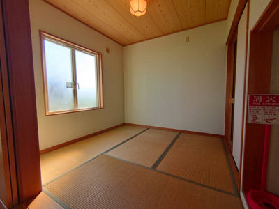 【内装】 | 神野町神野店舗事務所 | 畳コーナーで寛いで頂く事も出来ます