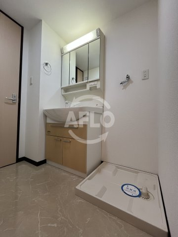 アーバンフラッツ西中島の独立洗面台|アーバンフラッツ西中島　洗面台