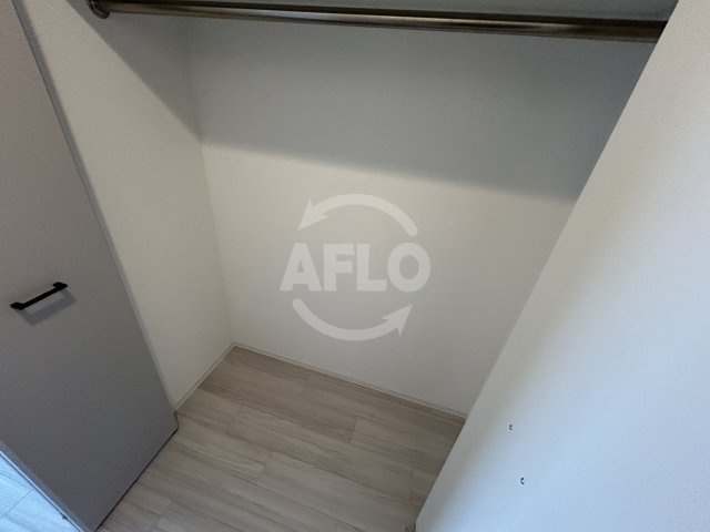 レジュールアッシュ塚本レジデンスの収納|レジュールアッシュ塚本レジデンス　クローゼット