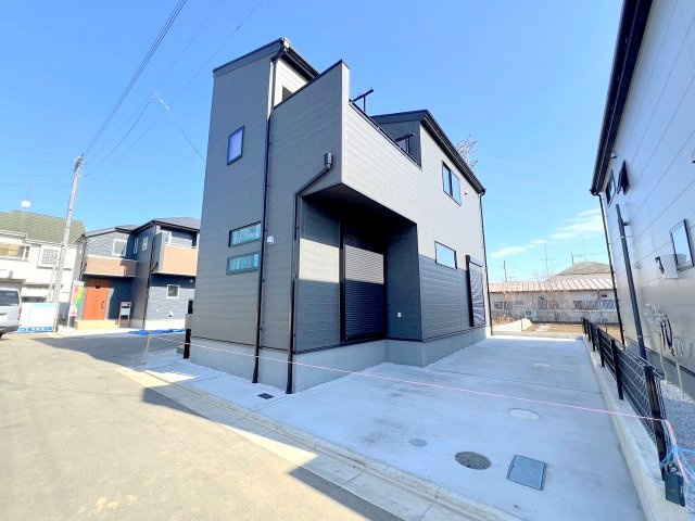 武蔵村山市残堀1丁目　全4棟　新築戸建の前面道路含む現地写真