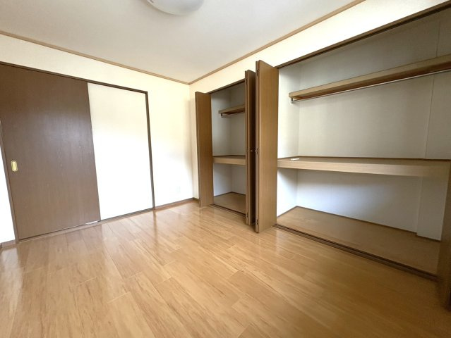 エステートYの内装