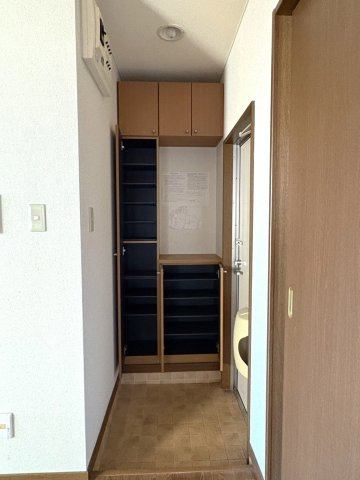 エステートYの内装