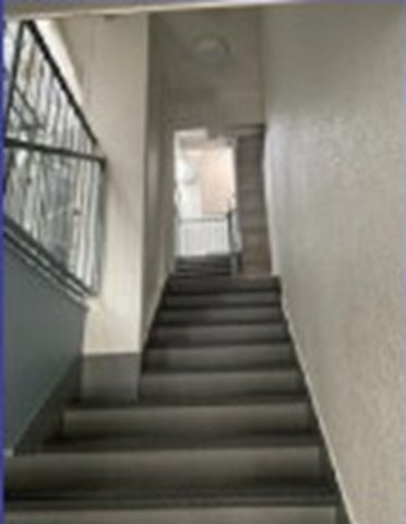 ジャルダン宝塚弐番館のその他共用部分|階段部分です