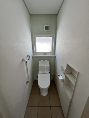 田中町戸建のトイレ