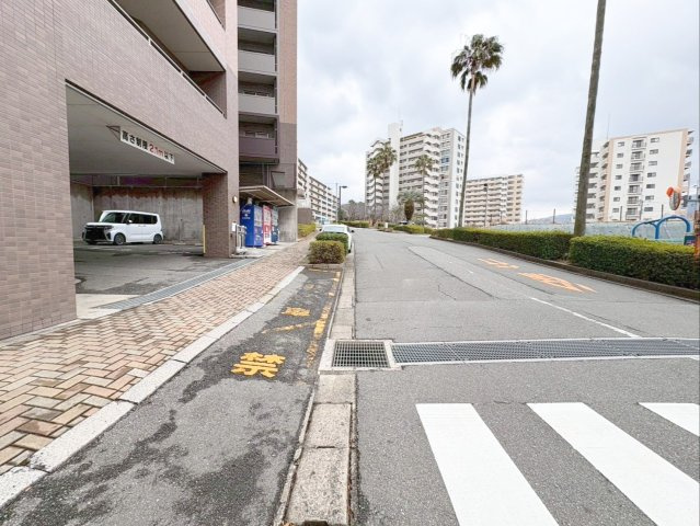 ベンタナヒルズ篠栗 6号館の周辺|前面道路の様子です！