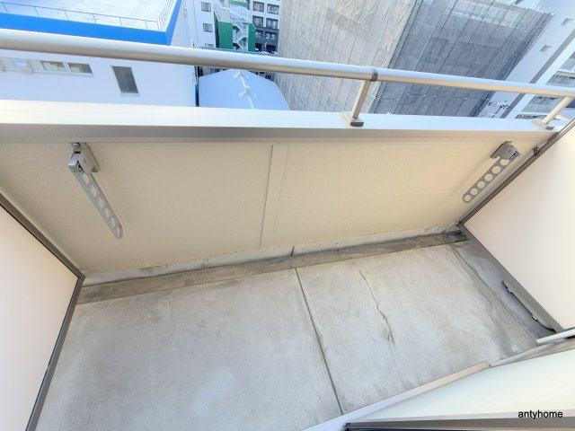 レスポワル新町　仲介手数料無料のバルコニー