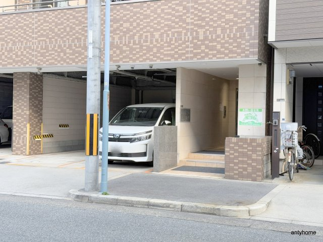 レスポワル新町　仲介手数料無料のエントランス