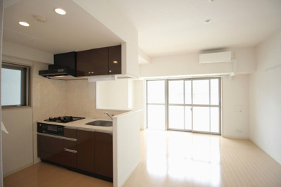 【居間・リビング】 | グリンヒル本郷元町 | 使いやすいリビングです