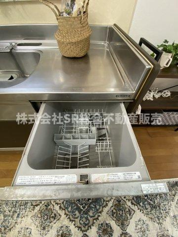 若江本町3丁目中古戸建のキッチン|食洗機があり洗い物の手間が省けます♪