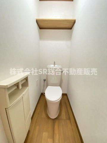 若江本町3丁目中古戸建のトイレ|2Fトイレは温水洗浄便座ではないです。温水洗浄便座に変えたい場合はご相談ください。