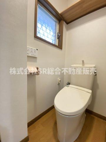 若江本町3丁目中古戸建のトイレ|温水洗浄便座もございます♪