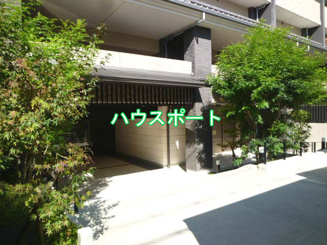 【エントランス】 | 四条烏丸クロスマーク