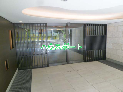 【エントランス】 | 四条烏丸クロスマーク