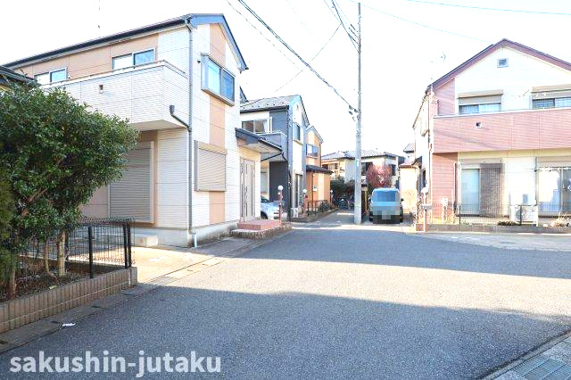 作新台７丁目　リフォーム住宅の前面道路含む現地写真|５ｍ公道面