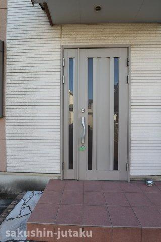 作新台７丁目　リフォーム住宅の玄関