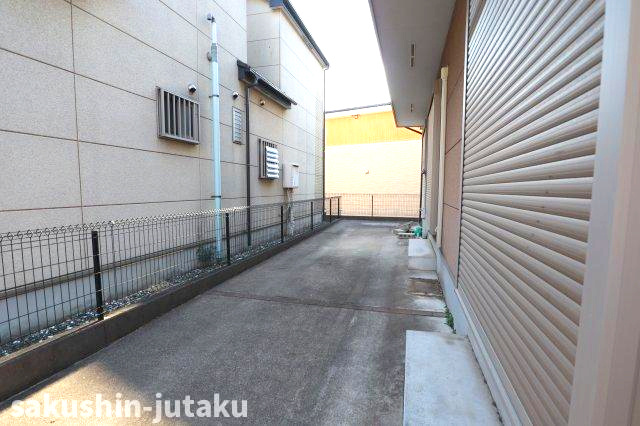 作新台７丁目　リフォーム住宅の駐車場|２台分（車種によります。）