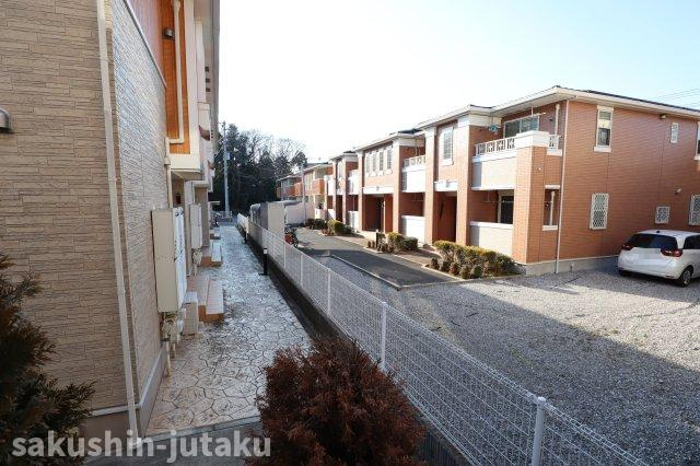 作新台７丁目　リフォーム住宅のその他|南西側隣地の建物は離れており開放的