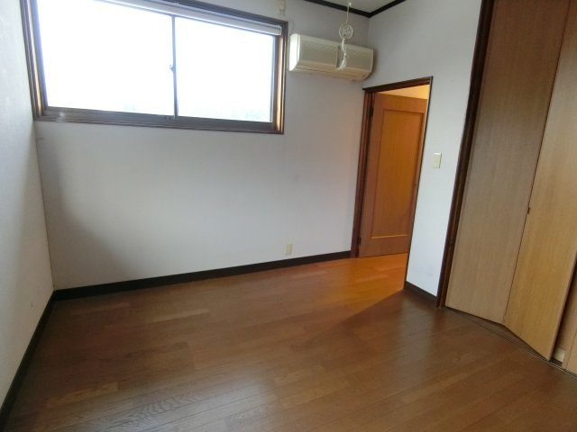 大篠津中古物件　建物2棟の洋室