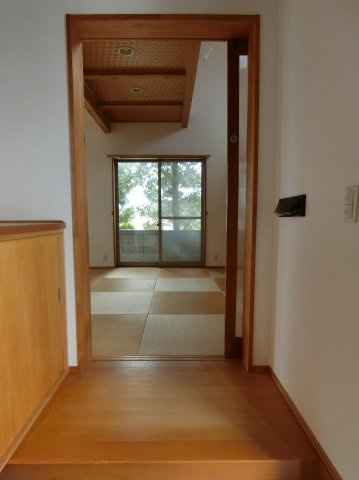 大篠津中古物件　建物2棟の玄関