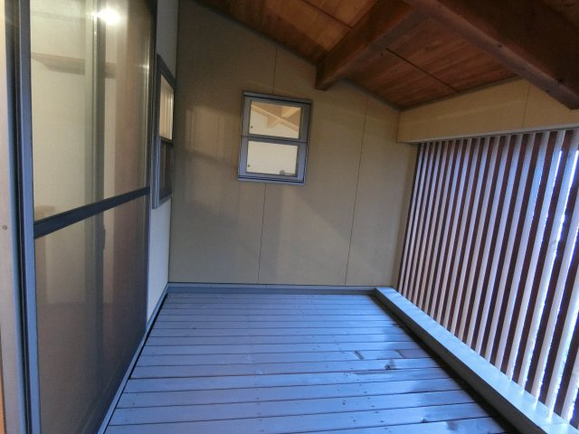 大篠津中古物件　建物2棟のバルコニー