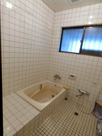 大篠津中古物件　建物2棟の浴室