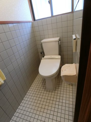 大篠津中古物件　建物2棟のトイレ