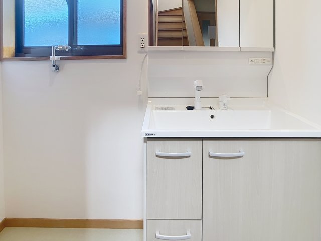 東根市中央3丁目戸建ての独立洗面台