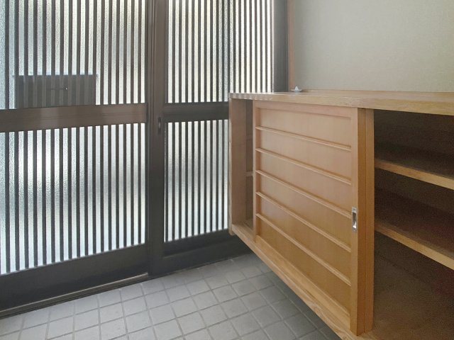 東根市中央3丁目戸建ての玄関